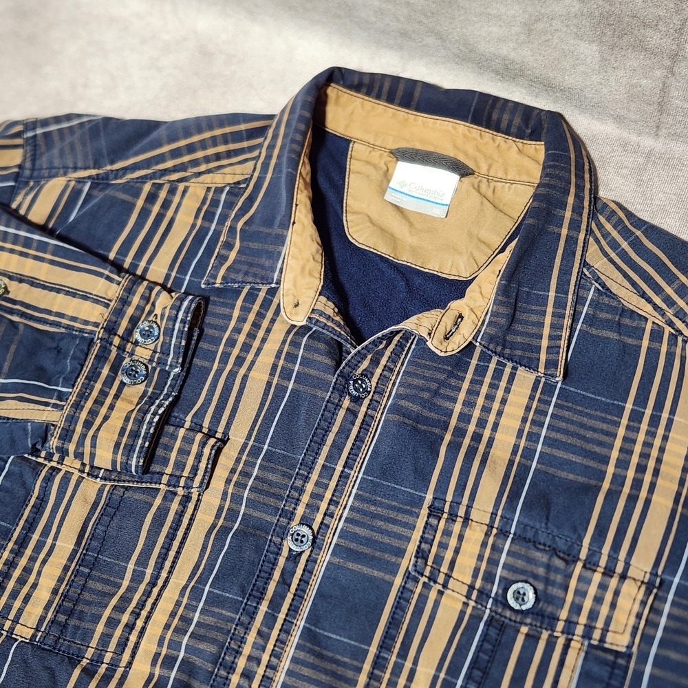 men's COLUMBIA Fleece lined Plaid Over Shirt/Jacket navy blue/beige Pockets sz L